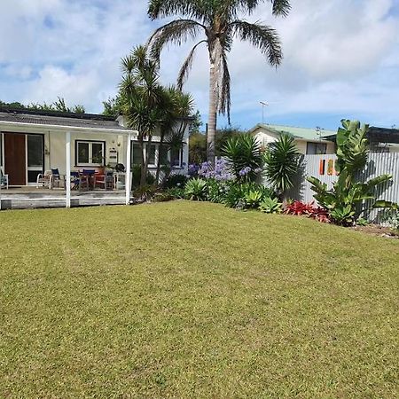 Quintessential Kiwi Bach Villa Oneroa ภายนอก รูปภาพ