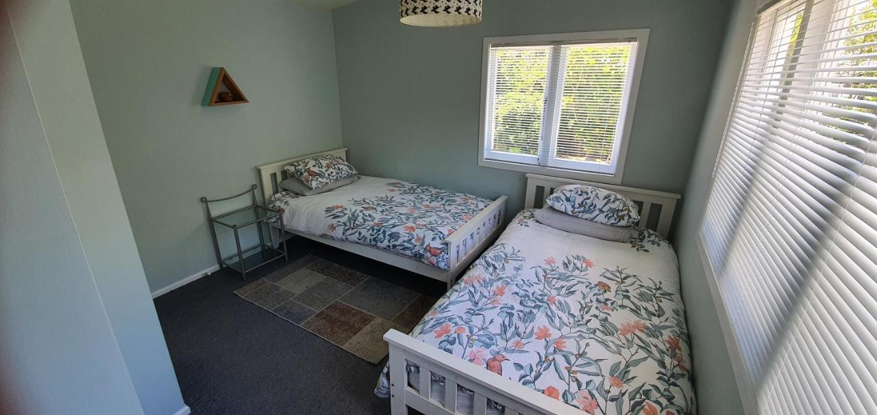 Quintessential Kiwi Bach Villa Oneroa ภายนอก รูปภาพ