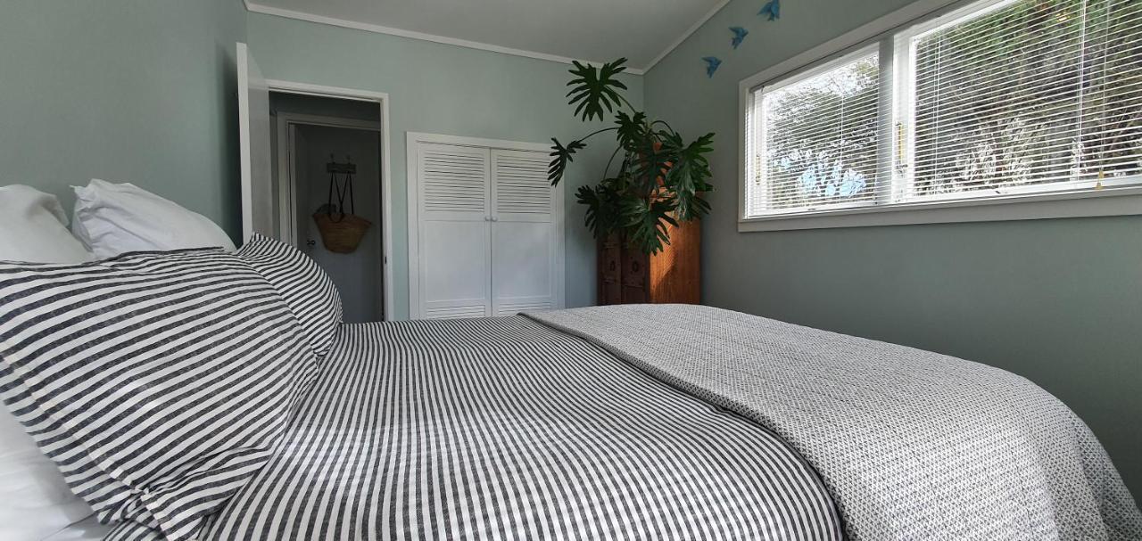 Quintessential Kiwi Bach Villa Oneroa ภายนอก รูปภาพ